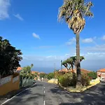 Studio Sea Front View & Pool Apartman