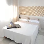 Studio Sea Front View & Pool *