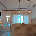 Studio Sea Front View & Pool *