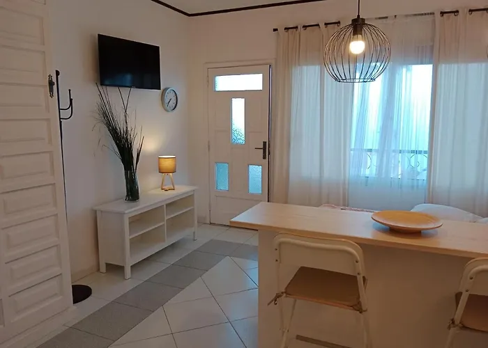 Appartamento Studio Sea Front View & Pool