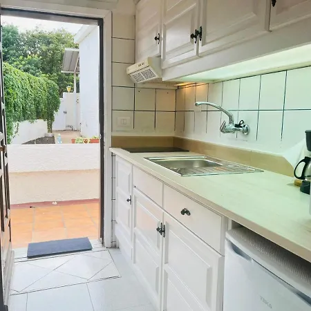 Studio Sea Front View & Pool *