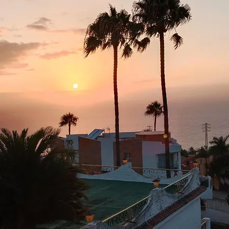 Studio Sea Front View & Pool