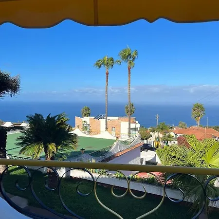 Studio Sea Front View & Pool Apartment *