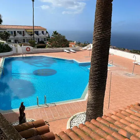 Studio Sea Front View & Pool Apartment *