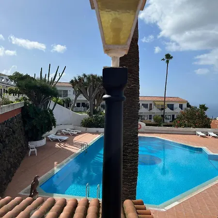Studio Sea Front View & Pool Apartment